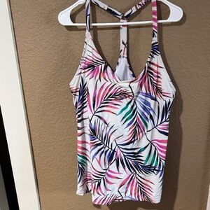 Island Escape Leaf Print Tankini Top